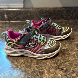 Skechers  size 1 girls like new light up